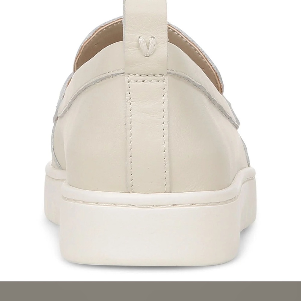 NWOT Vionic Cream Leather Loafers 8.5 - Picture 9 of 10